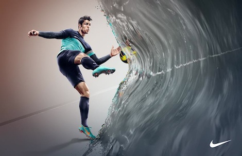Cristiano Ronaldo présente la Nike Mercurial Vapor 8. Photo: Nike