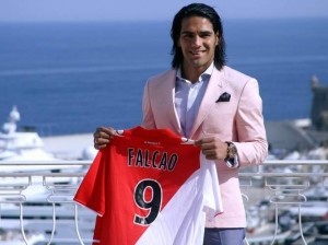 L'attaquant de l'ASM, Radamel Falcao, ambassadeur de Fifa 14 en Amérique du sud