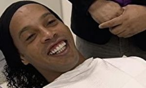 Ronaldinho a de nouvelles dents