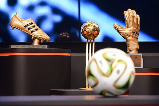 Sponsor officiel de la compétition, l'équipementier adidas remettra des trophées au Mondial 2014 au Brésil.
