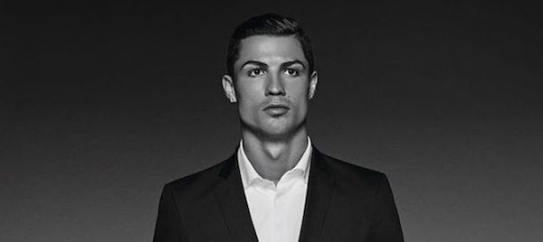 Après les slips, Cristiano Ronaldo lance sa collection de chemises.