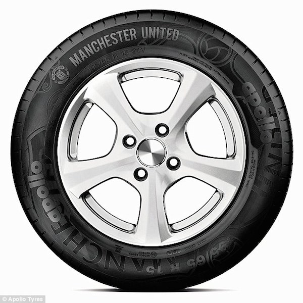 Le manufacturier indien Apollo Tyres fabrique des pneus floqués au nom de Manchester United.
