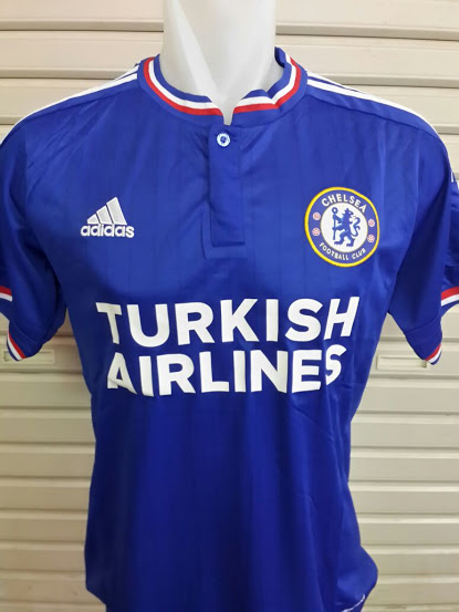 Voici ce que sera le maillot domicile des Blues de Chelsea, en 2015-2016. 