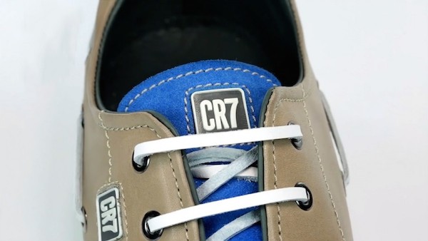 voici l'un des produits de la discorde : les chaussures de la collection CR7.