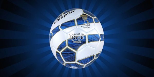 Voici TenOr , le ballon de la finale 2015 entre Bastia et le PSG, le 11 avril. - @LFP