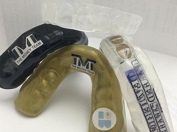 Les protège-dents de Floyd Mayweather sont peut-être les plus chers au monde. - @TMZ