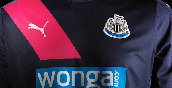 Puma a dévoilé ce jeudi le nouveau maillot third 2015-2016 de Newcastle.