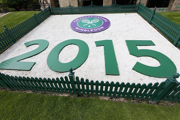 Après la terre-battue parisienne, le gazon londonien. Le tournoi de Wimbledon 2015 débute ce lundi. - @Facebook
