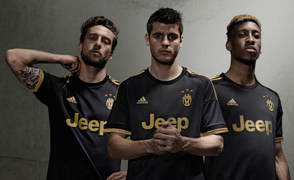 Peut-être le plus beau maillot de la saison 2015-2016 : celui de la Juventus Turin en Ligue des champions. - @adidas