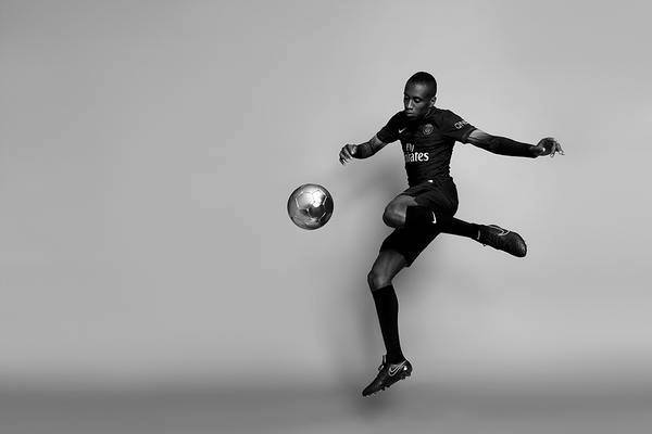 Le maillot third noir du PSG a beaucoup de succès. - @Nike