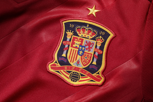 L'Espagne jouera classiquement l'Euro 2016 en maillot rouge. @DR