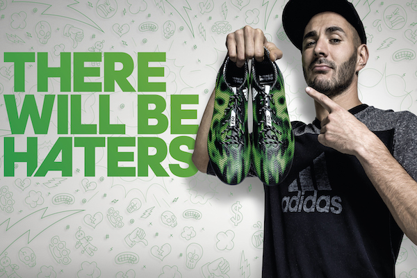 C'est à se demander quand même si Karim Benzema ne donne pas un bâton pour se faire taper dessus. - @Adidas