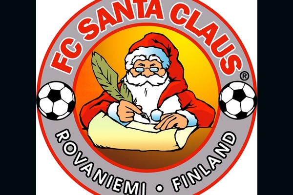 Comme chaque année à pareille époque, le FC Santa Claus a reçu ses nouveaux maillots. - @DR