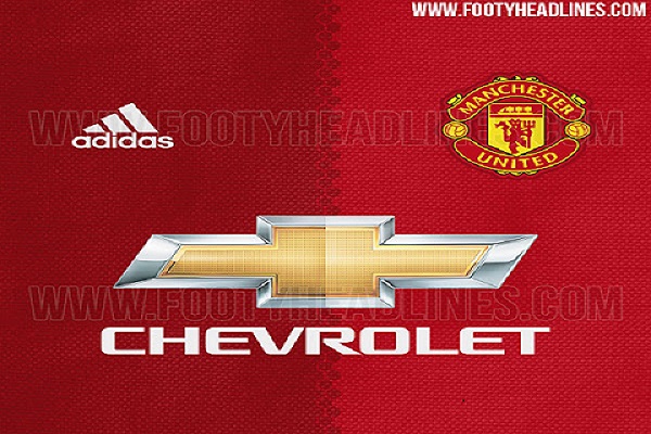 Le nouveau maillot bi-colore de Manchester United @footyheadlines