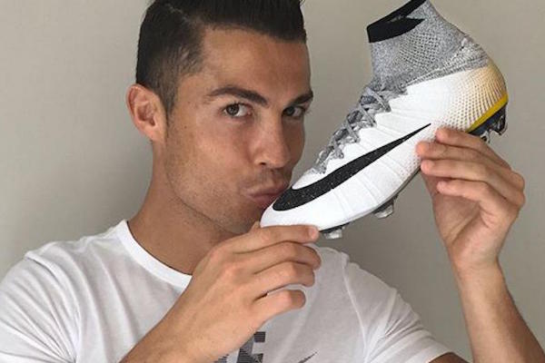 Cristiano Ronaldo aura de nouvelles chaussures à compter du mois de mars 2016. - @DR