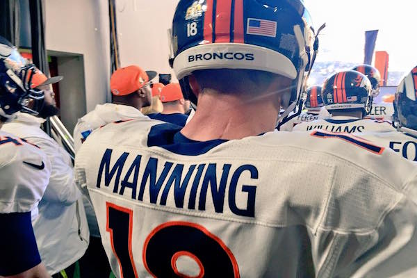 Finalement, se sera 4 millions de dollars pour Peyton Manning. - @facebook