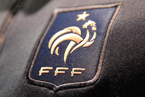 Les deux futurs maillots de l'équipe de France à l'Euro 2016 ont fuite. On les trouve canons. - @DR