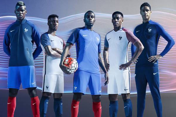 Petit tour d'horizon, en images, des maillots des équipes engagées à l'Euro 2016. Dont la France.