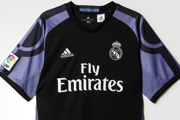 Le maillot third du Real Madrid rendra hommage au lieu de communion des supporters. 
