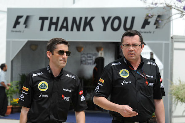 Stéphane Samson et Eric Bouiller, le patron du Lotus F1 Team.