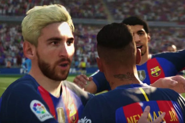 Lionel Messi en blond. Pas de panique, FIFA 17 met sa version à jour. 