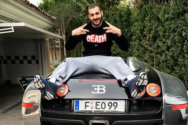 Comme Cristiano Ronaldo, Karim Benzema a une Buggatti Veyron dans son garage. - @Instagram