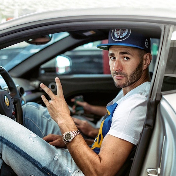 Karim Benzema montre