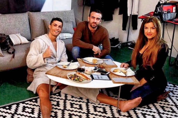Marisa Mendes, à droite est celle qui s'occupe des réseaux sociaux de Cristiano Ronaldo. 