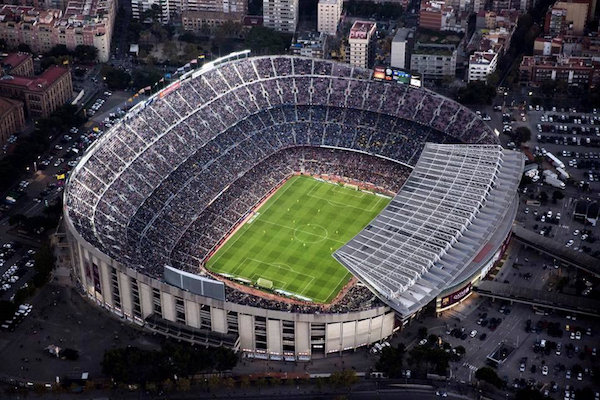 FC Barcelone Camp Nou naming