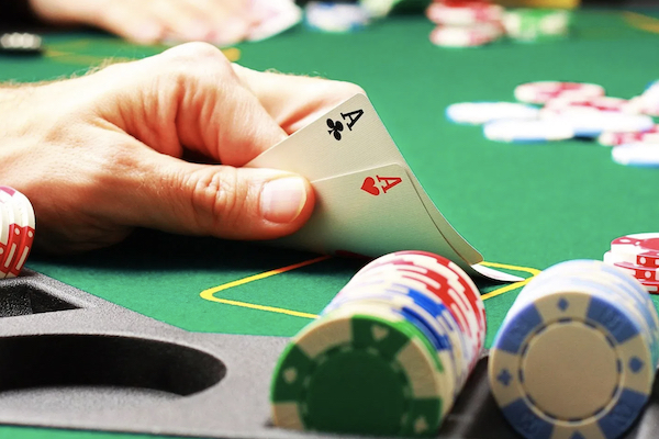 Poker main table